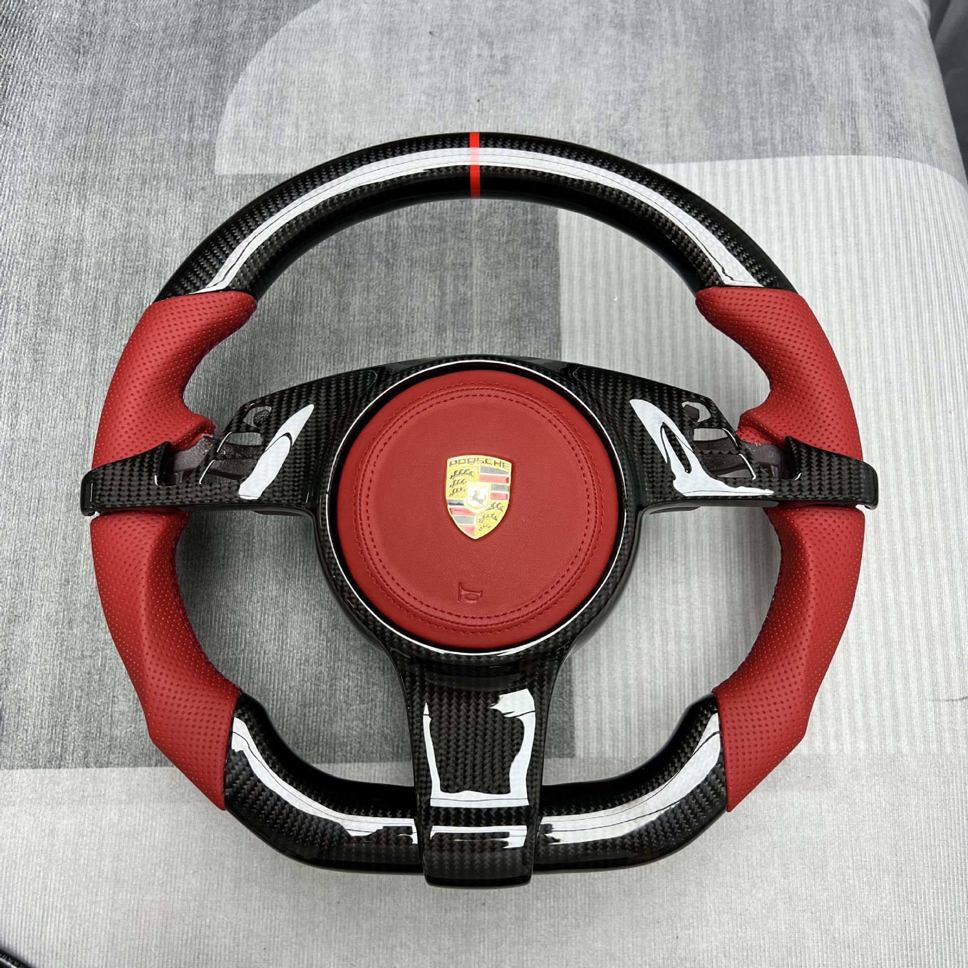 Carbon Fiber Steering Wheel Customization Suitable for Porsche Macan Cayenne Panamera Steering Wheel Processing