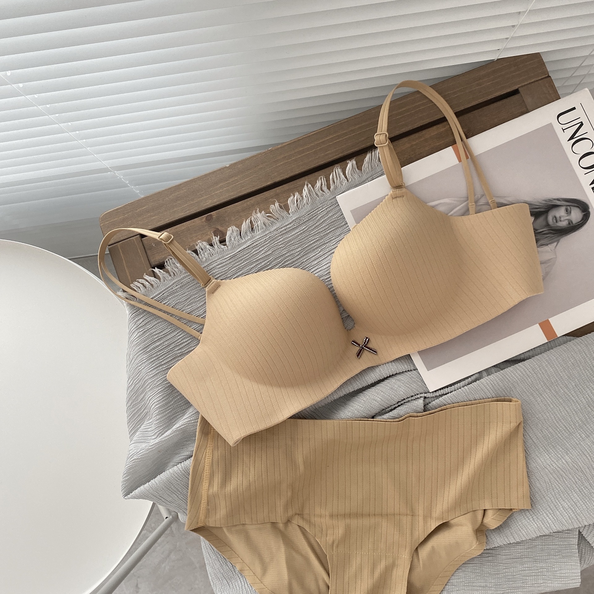 Sin costuras, cómodo y transpirable, colección lateral tridimensional, soporte superior, antideslizante, leche auxiliar, ropa interior anti-flacidez, sujetador de texto para niña, pequeño