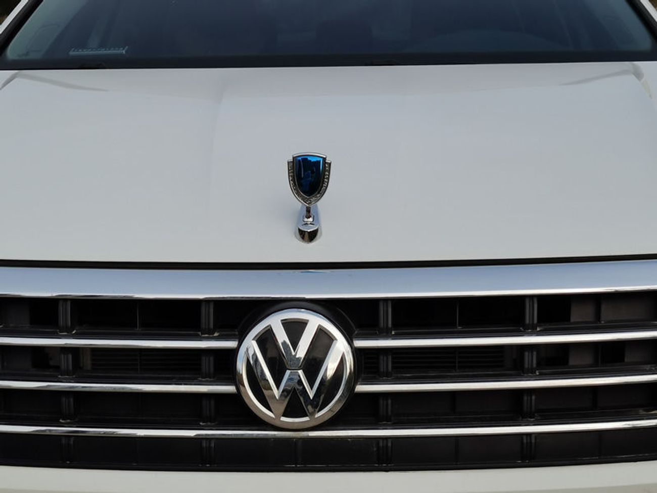 Metal logo car logo engine cover car head cover exterior decoration stickers alloy brand car logo personalized modification accessories