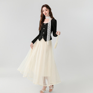 Actual Shot of 2025 Spring and Summer New French Gentle Lady Square Neck Knitted Top + Mesh Skirt + Lace Scarf