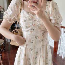 2025新款重工印花气质流行甜美雪纺碎花连衣裙女夏薄纱修身型圆领