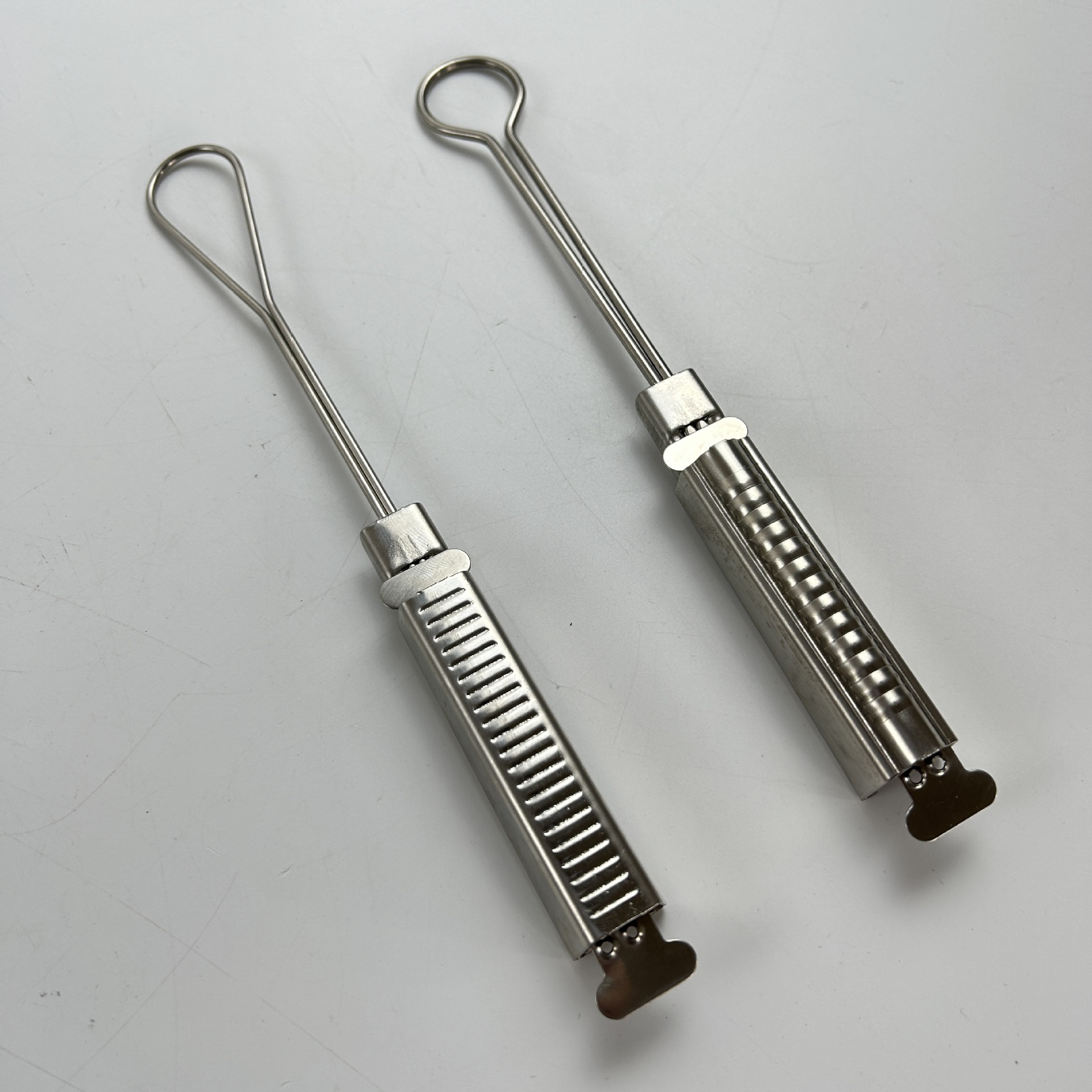 FTTH不锈钢S型固定件皮线光缆拉线夹光纤放线夹紧线夹通讯设备