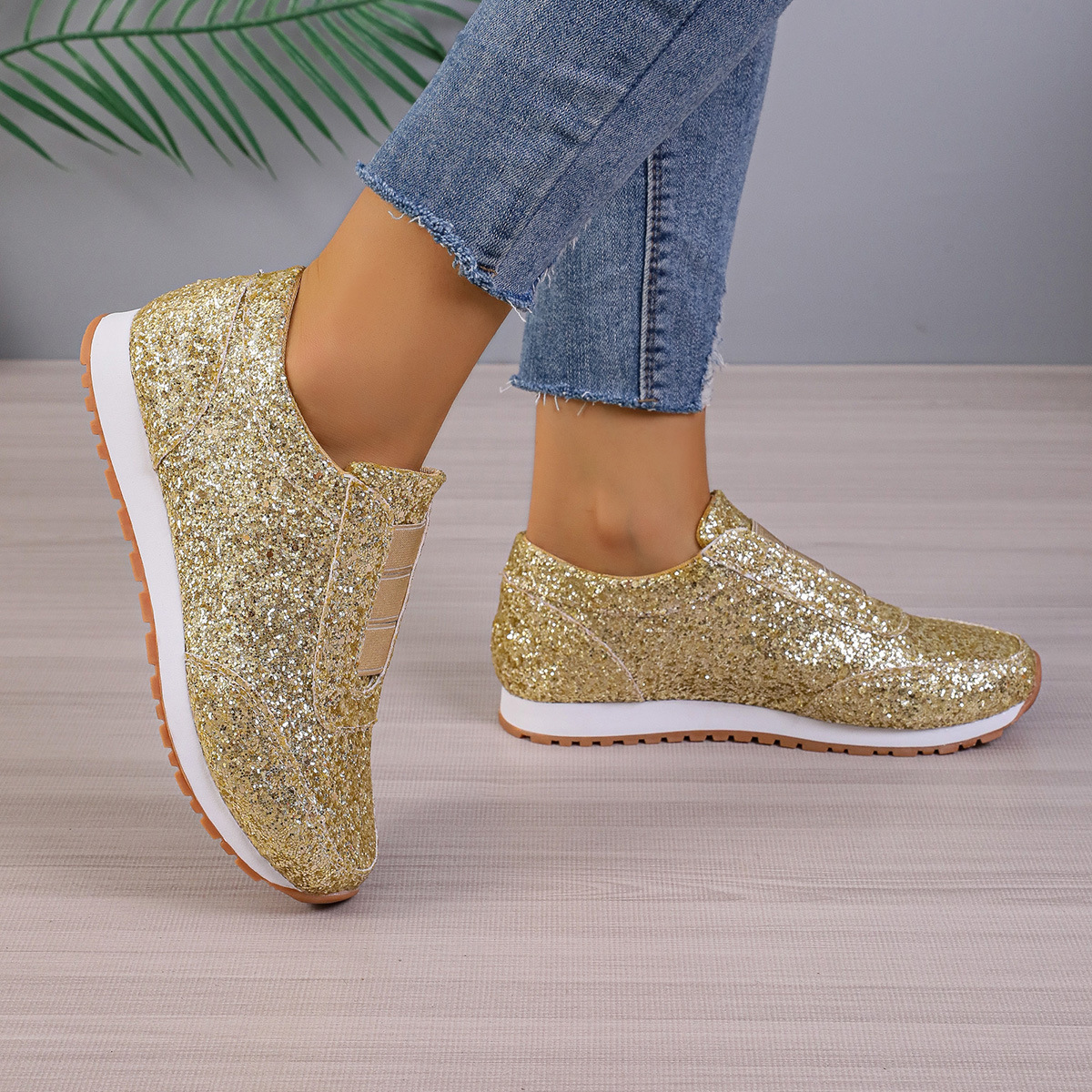 Grensoverschrijdende herfst nieuwe casual sportschoenen, ronde neus, pailletten Europese en Amerikaanse modieuze en comfortabele dagelijkse platte schoenen voor vrouwen_voghion.com