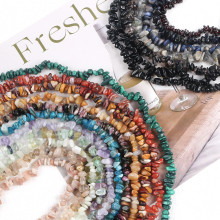 工厂直销水晶玛瑙原石diy饰品配件手链串珠水晶碎石材料现货批发