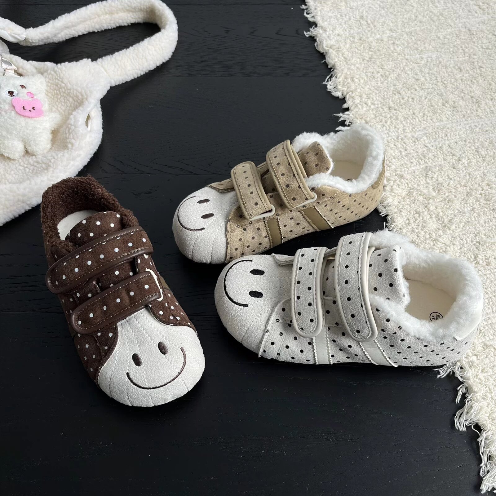 加绒平底德训鞋女2025秋冬学生潮笑脸可爱休闲鞋魔术贴圆头运动鞋