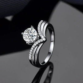 戒指;耳钉;项坠