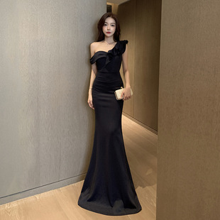Sexy One-Shoulder Tube Top Floor-Length Dress Nightclub Slimming Look Hip-Hugging Floor-Length Women's Long Dress Banquet Dress
