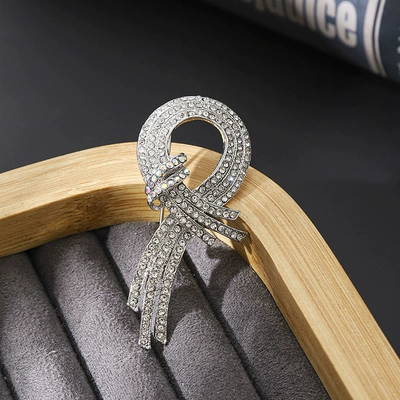 New Elegant Alloy Enamel Hollow Rope Bow Brooch Exquisite Women's Clothing Brooch Accessory Pin