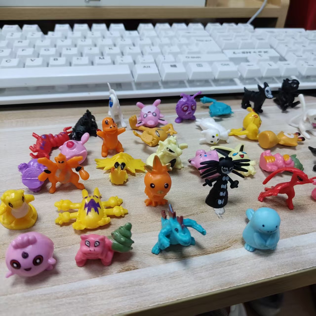 Cross-Border Wholesale Pokemon Dolls 144 Ornaments Magical Gashapon Toys Hand-Made Office Baby Ornaments
