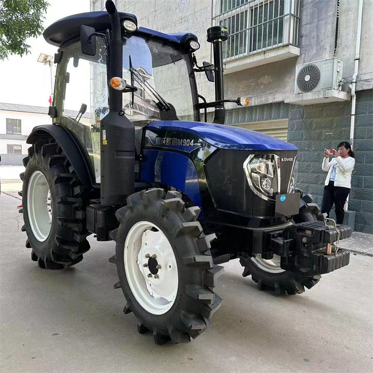 雷沃904水旱两用拖拉机 农用四驱整地机 豪华空调驾驶室