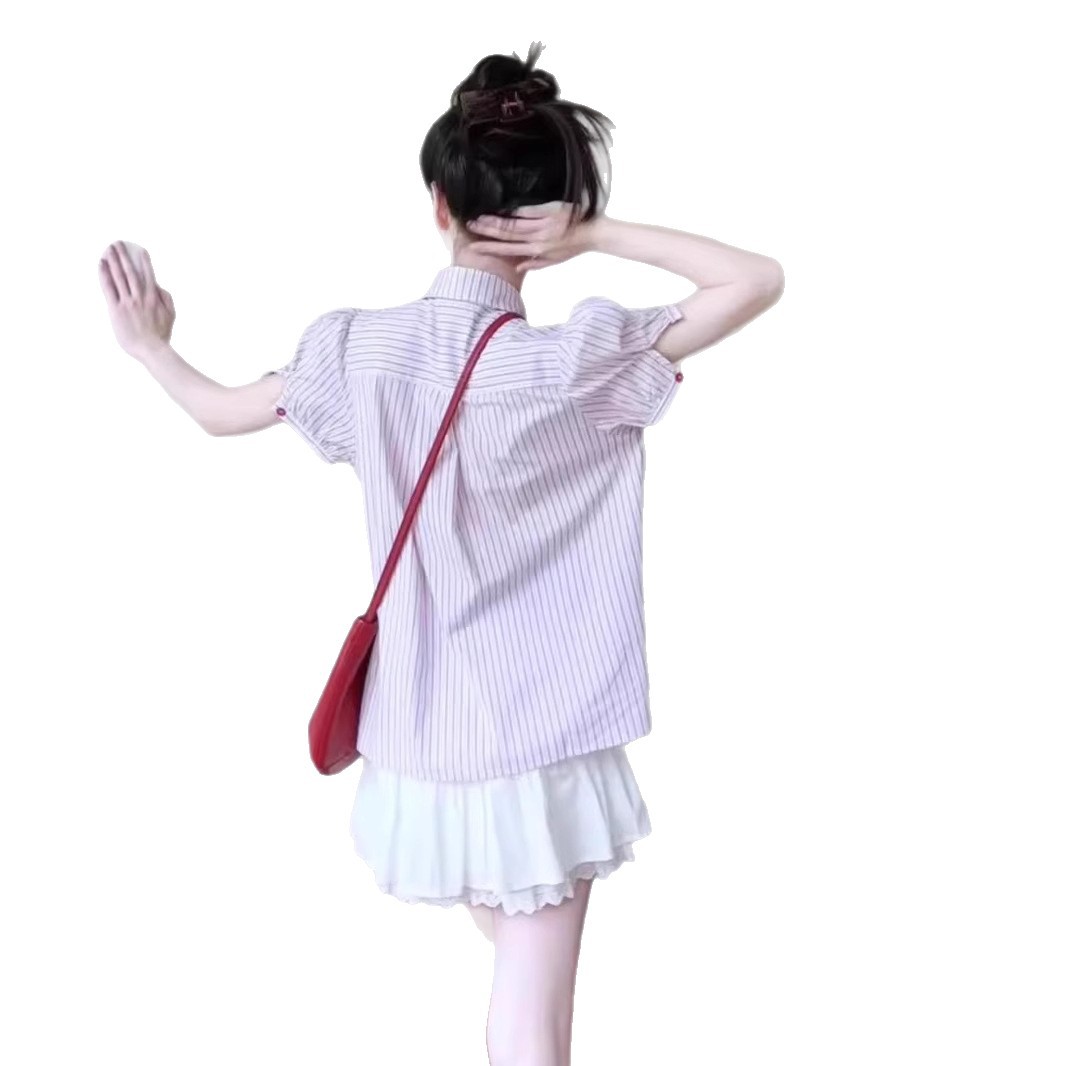 2025 夏甘いスタイル年齢軽減赤ストライプリボン半袖シャツデザインパフスリーブシャツ女性のための