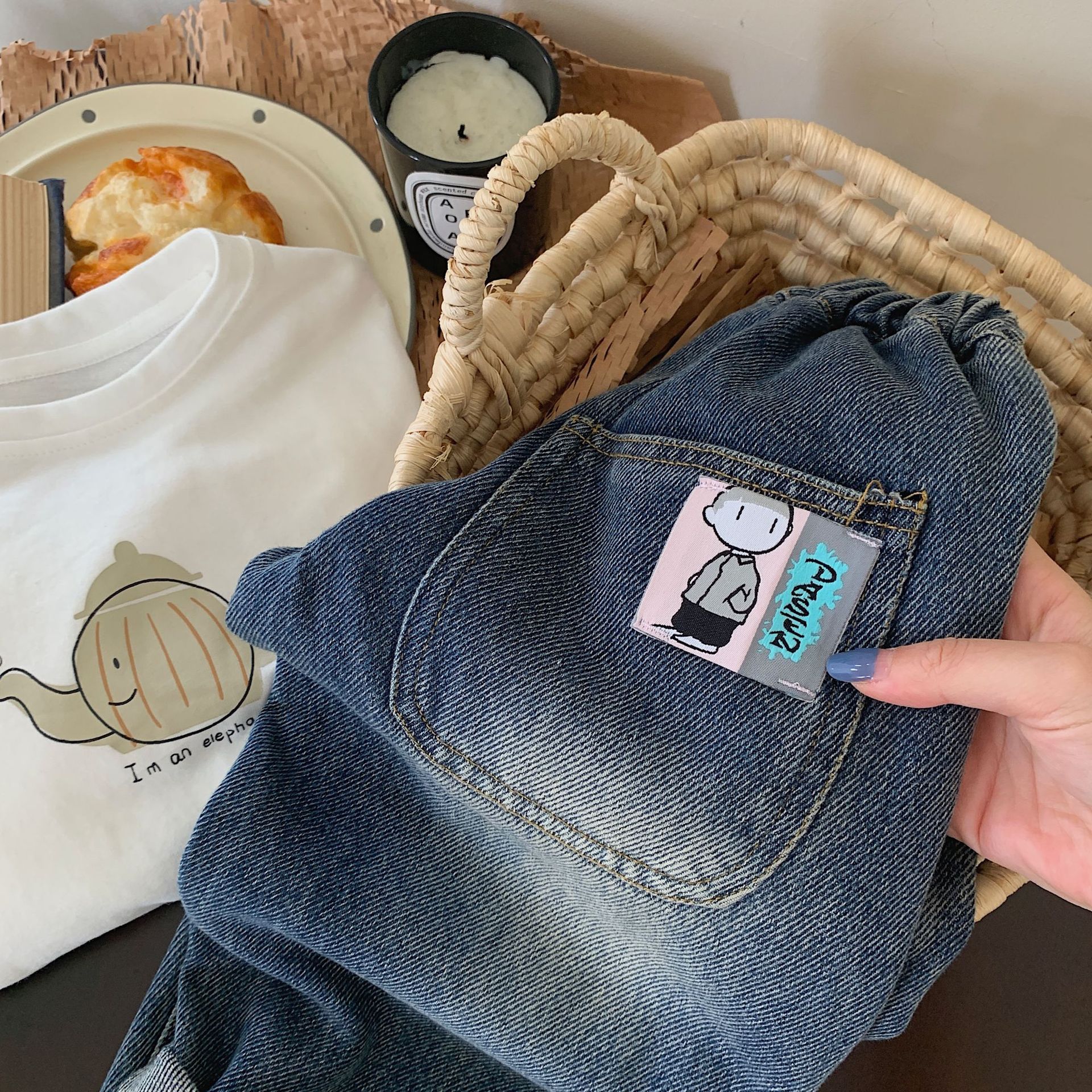 Barnbyxor 2023 Bangcheng höstpojkar Koreansk tecknad ficka Bokmärke Stilig mångsidig jeans F0311_voghion.com