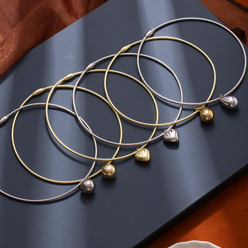 Collar de moda de estilo europeo y americano transfronterizo, lujo ligero, collar colgante simple de alta gama, personalidad ins para hombres y mujeres, collar fresco de moda