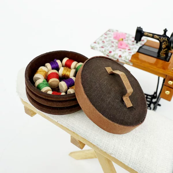 1:12 doll house mini model ob11 miniature shooting props retro round sewing box sewing thread roll box