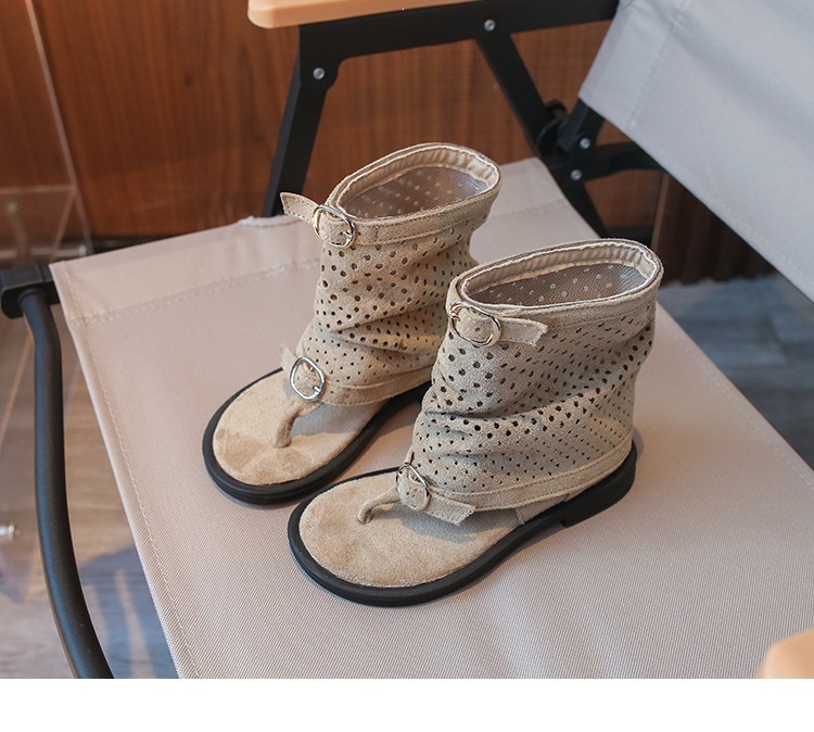 Romerska sandaler för flickor med spänne och öppen design_voghion.com