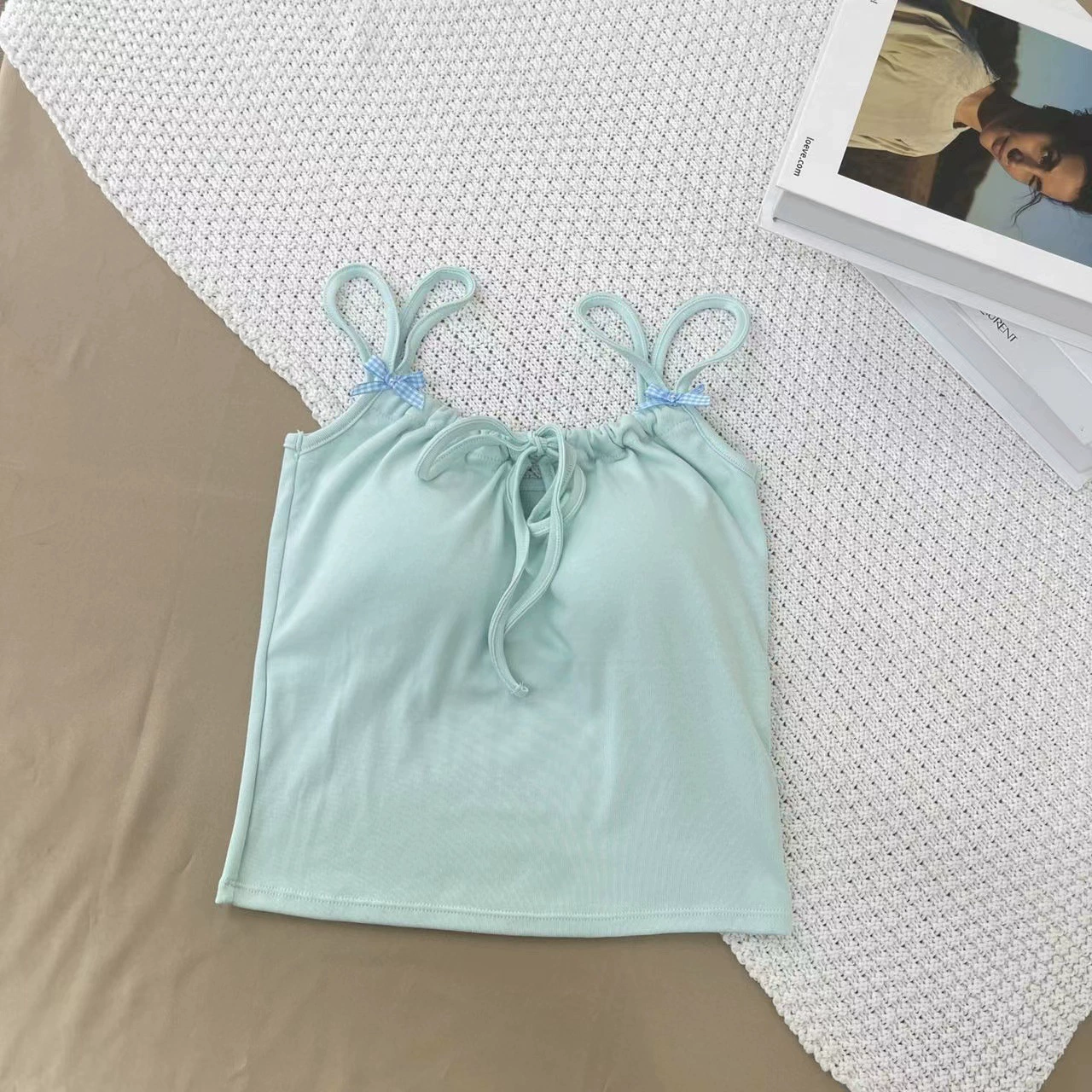 Atmospheric design straps with bow, lifting effect, worn on the shoulder, trend of season -> Стильные дизайнерские лямки с бантом, эффект подтяжки, над плечом, тренд сезона