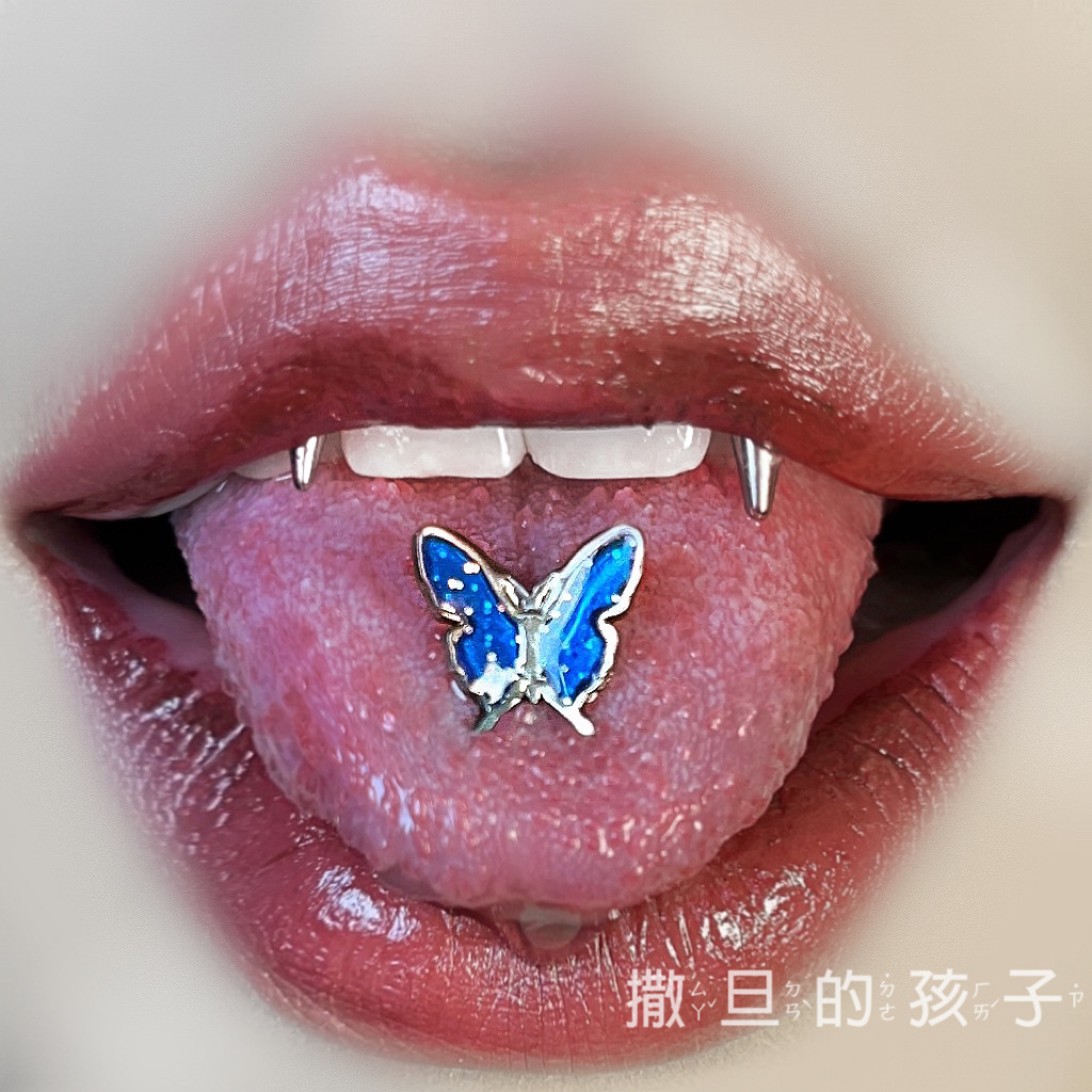 16G labret stud size and finish detail