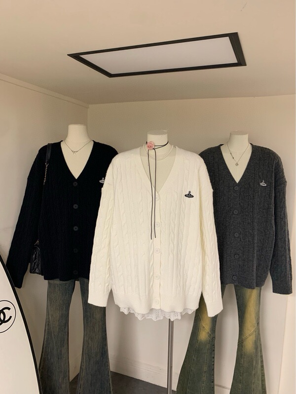 Vivienne Saturn Queen Mother Gray 1700g Knitted Sweater Pure Wool Cardigan for Men and Women Same Style Fine Wool Vivienne Saturn Queen Mother Gray 1700g Knitted Sweater Pure Wool Cardigan for Men and Women Same Style Fine Wool