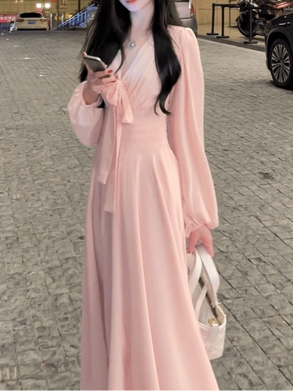 大码法式粉色温柔V领蝴蝶结系带长袖连衣裙2025新款秋女装长裙|undefined
