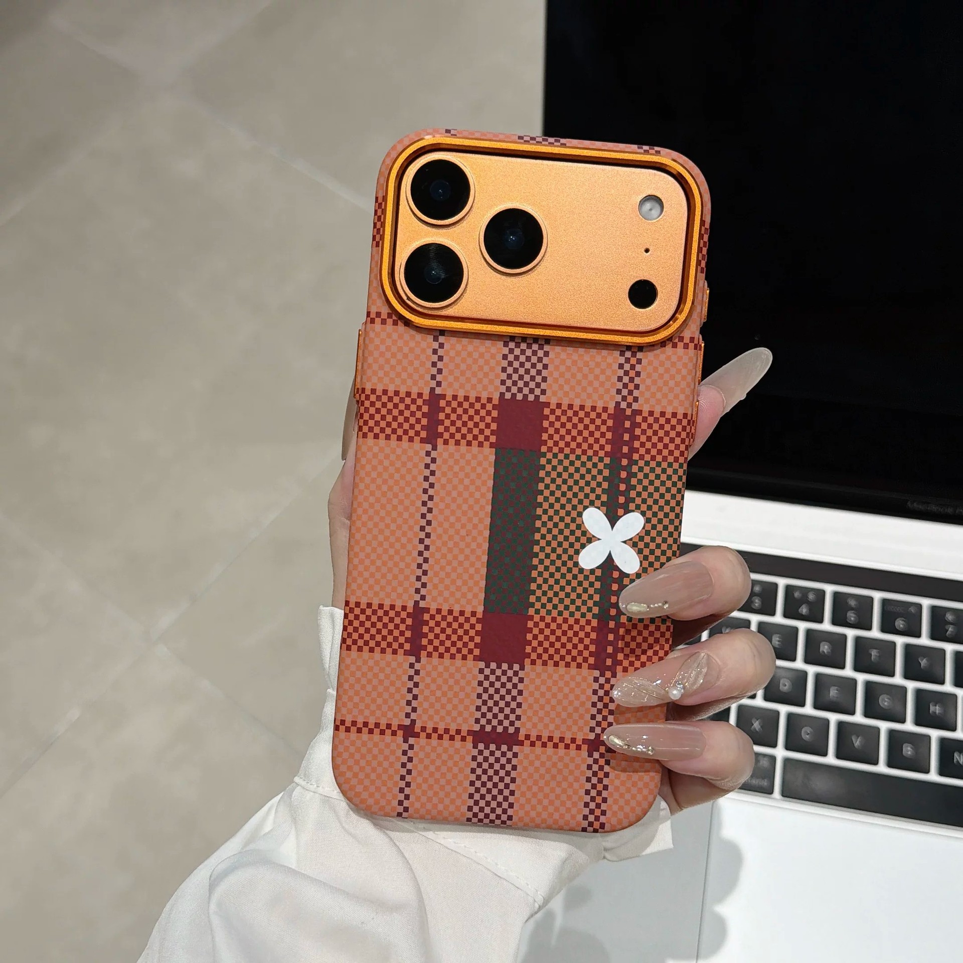 适用iPhone18promax格津生花磁吸手机壳时尚苹果17硬壳防摔保护套