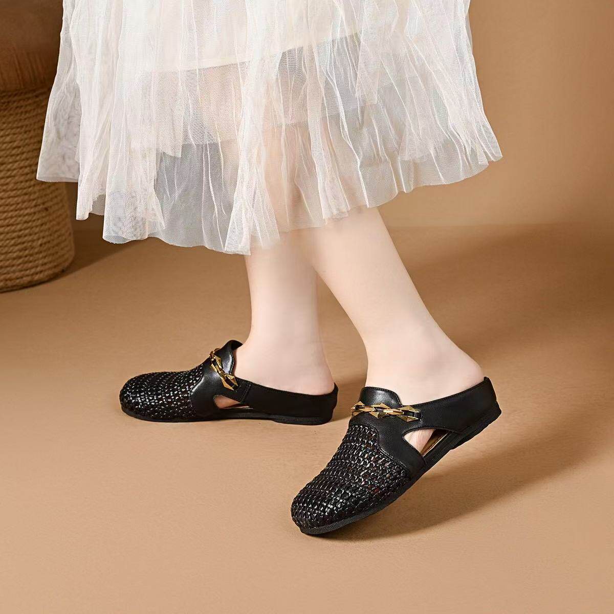 Dép sandal nữ da thật bít mũi dệt rỗng đế phẳng chống trượt — màu đen chi tiết 7
