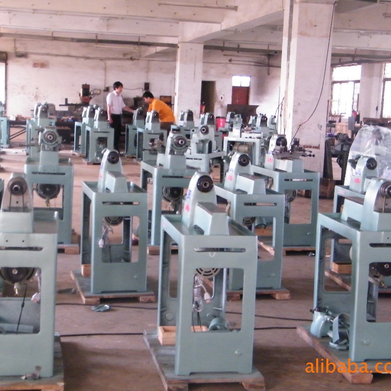 厂家直销正品精诚桌上车床   供应15型仪表车床切削迷你车床