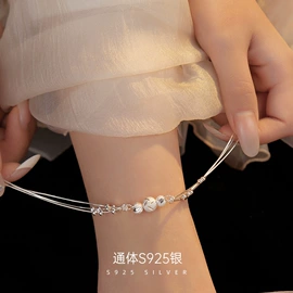 戒指;耳钉;手链