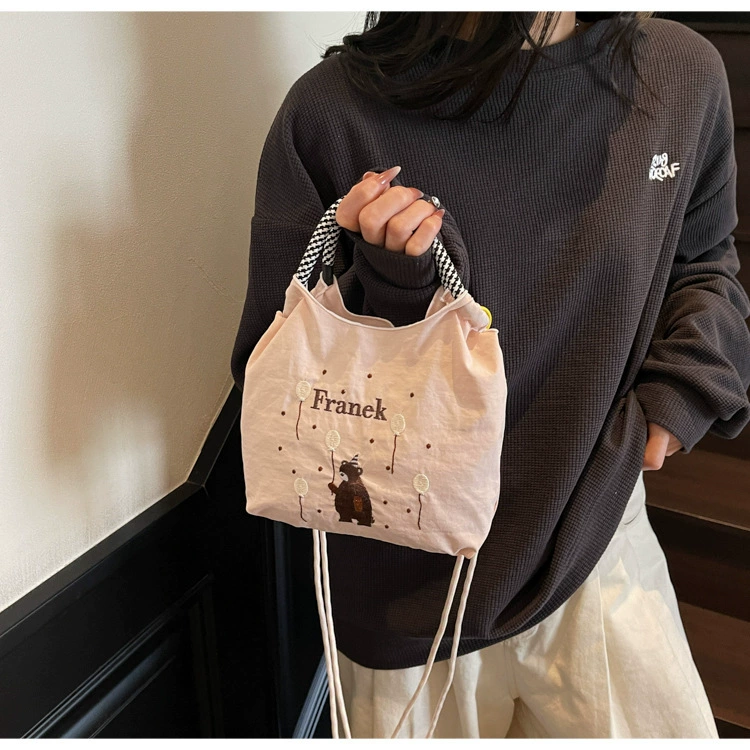 Japanese small handheld shoulder bag, with embroidery