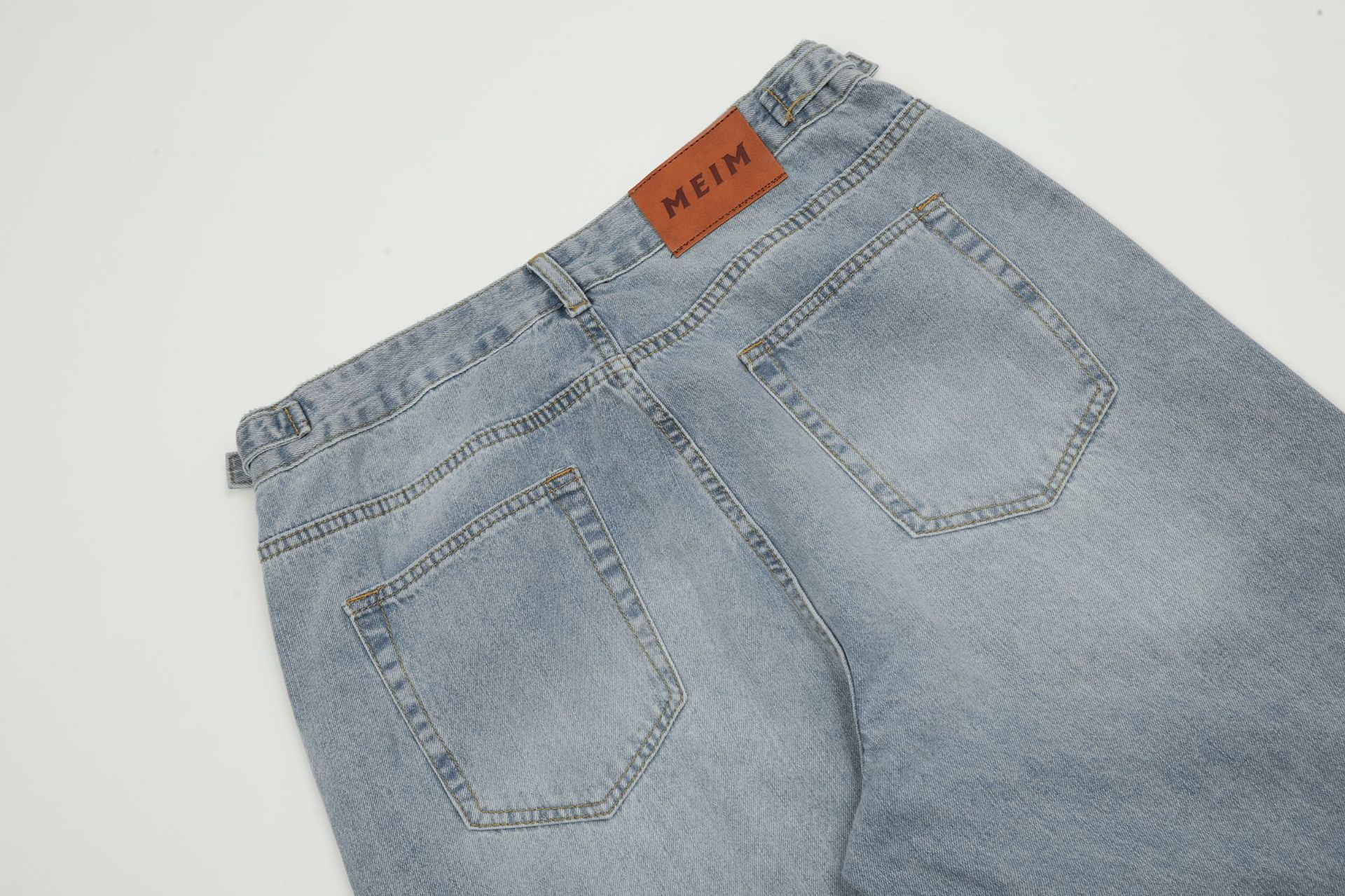 Vêtements pour hommes EONMODISH | Pantalon en denim délavé tendance American High Street, nouveau produit d'automne 2024_voghion.com
