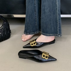 2025 フレンチスタイル包頭ポインテッドトゥローヒールフラットスリッパボタンファッション夏のアウタースリッパ女性用