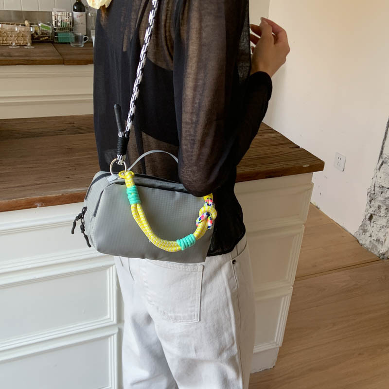 Bolso de moda coreano 2025 verano nuevo bolso femenino letras casuales bolso de hombro bolso de mensajero de lona simple marea