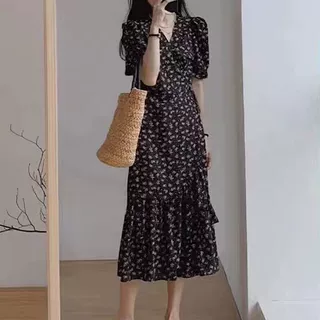 法式冷淡系收腰显瘦黑色泡泡袖碎花连衣裙女2026年夏季A字显瘦
