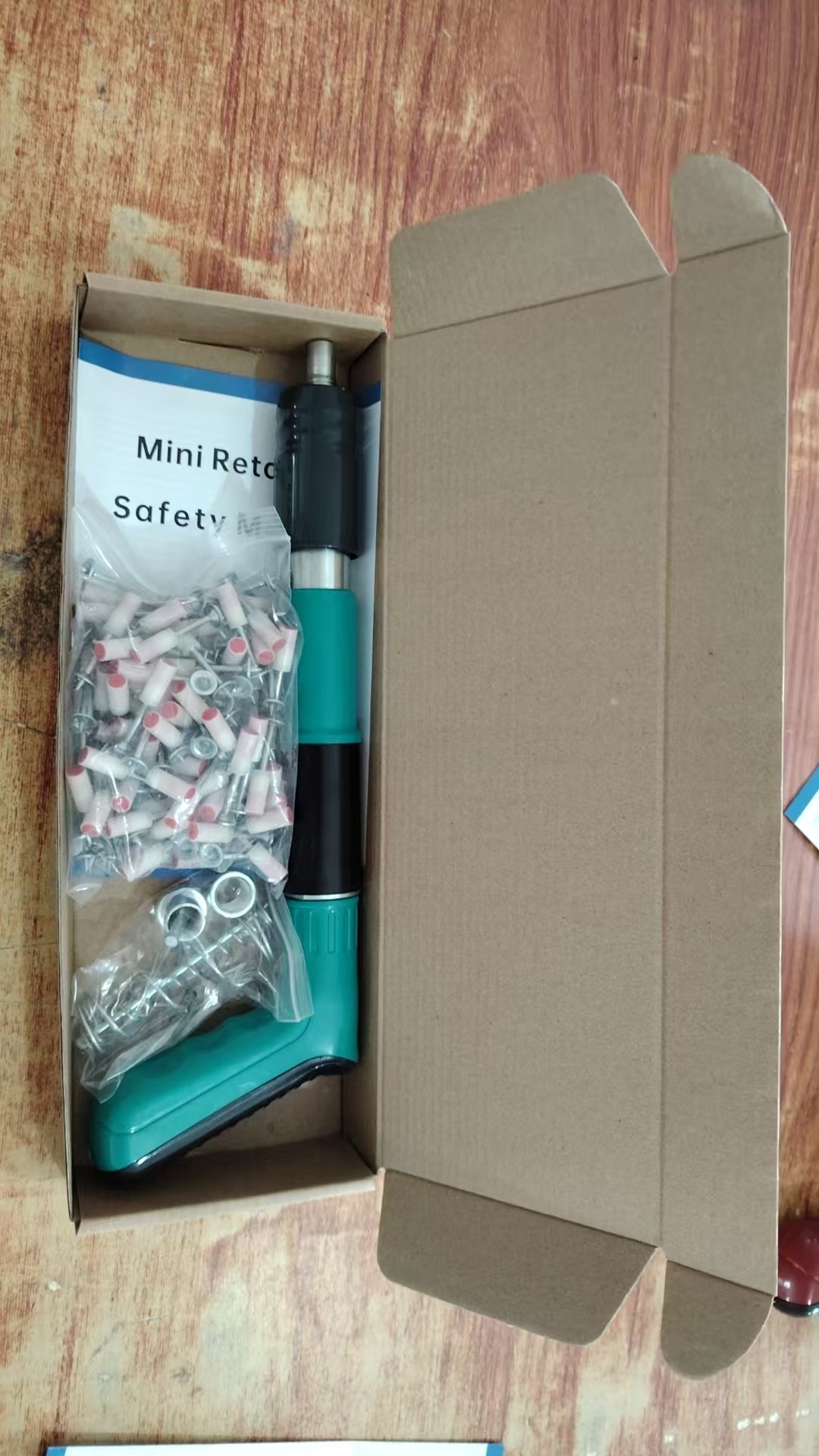 Mini pistola de clavos pistola silenciador pared de cemento pistola de clavos de hormigón pistola de clavos manual decoración trunking máquina de clavos fijos