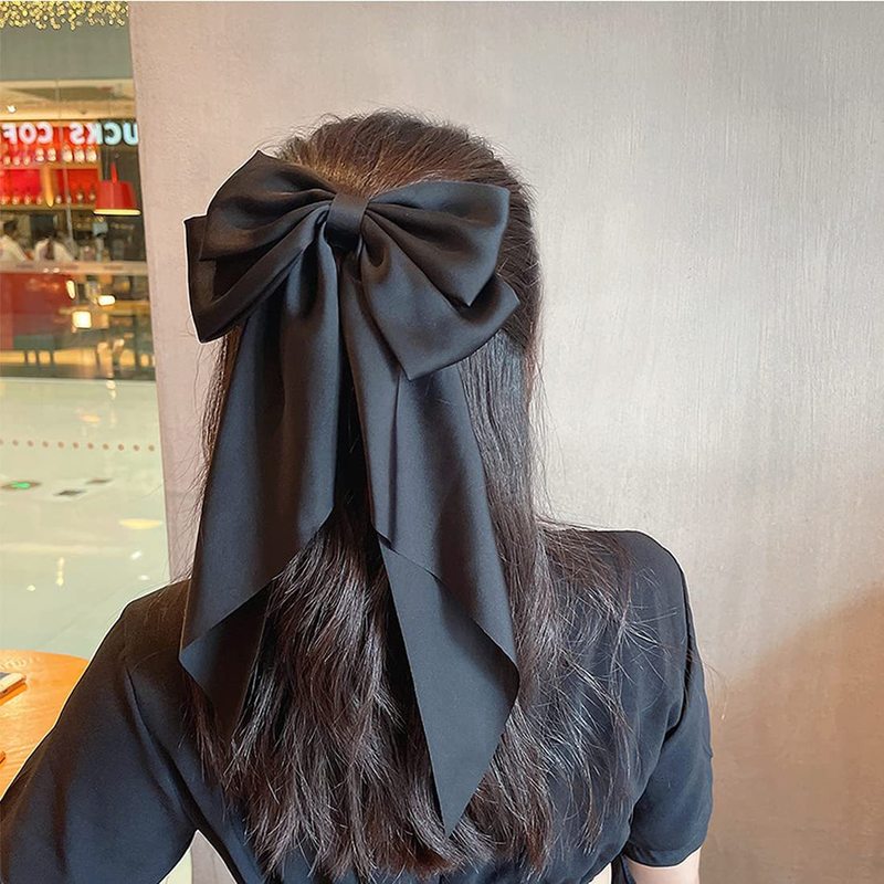楊紫は同じサイズのレトロなリボンのヘアピンを持っています。|undefined