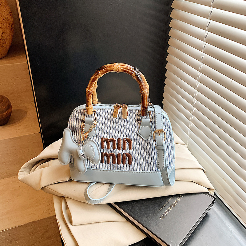 Bolso diagonal de un solo hombro de color de contraste de moda Bolso de canasta de bambú tejido de paja Bolso de monedero informal ligero Bolso femenino