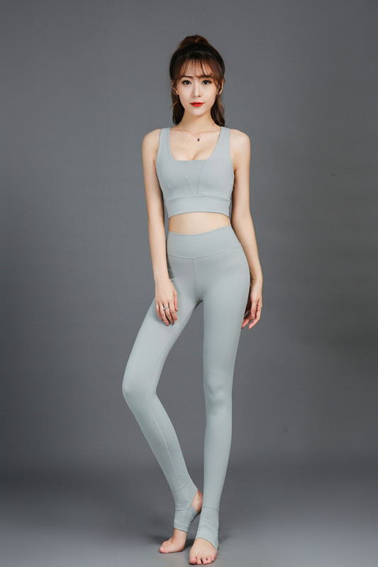 ヨガスーツ女性の紫色のフィットネス服ツーピース春と夏のスリムコットンスポーツウェア + フットパンツ新しい|undefined