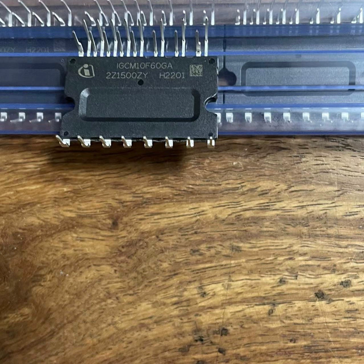 Совершенно новый оригинальный IGCM10F60GA