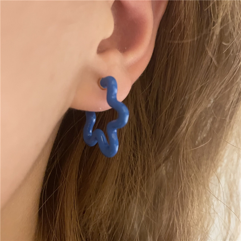 Korean Spray Paint Asymmetrical Color Earrings display picture 4