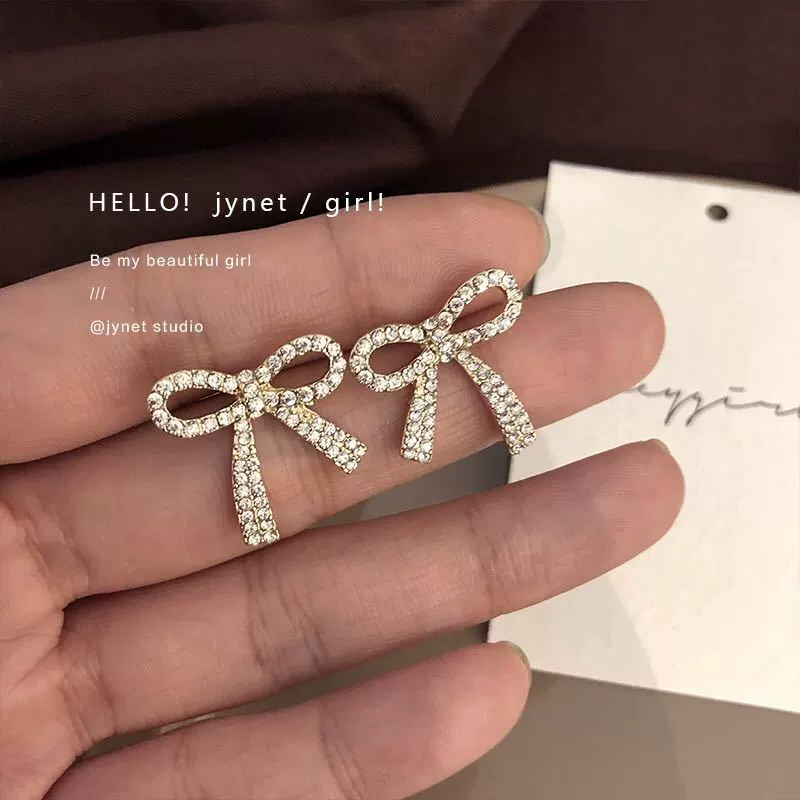 Золотые длинные серьги с кисточками, стиль лёгкой роскоши