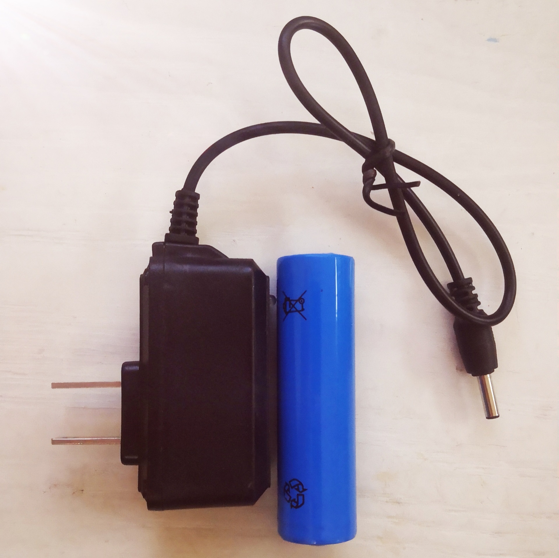 Montado en la cabeza 32 LED proyector de doble propósito faro camping senderismo pesca iluminación recargable faro 3 colores opcionales