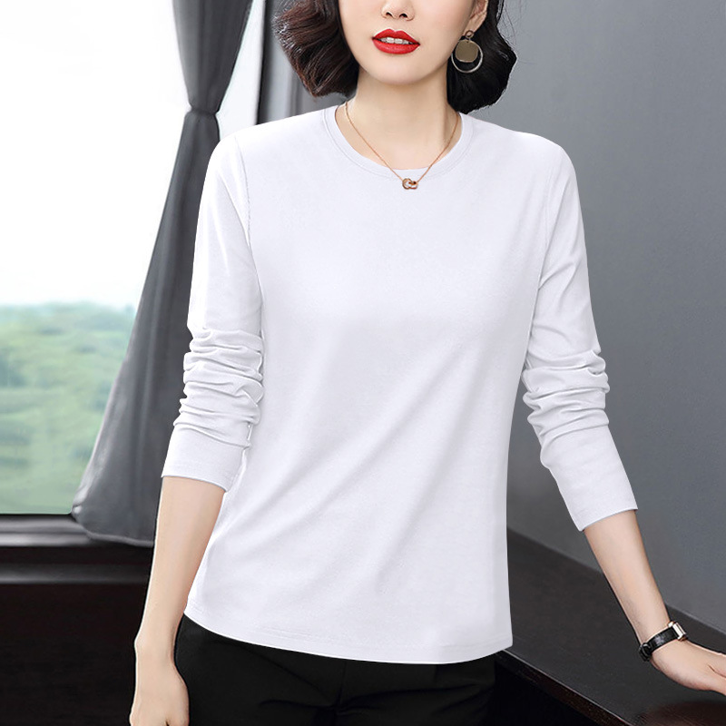 화이트 라운드넥 긴소매