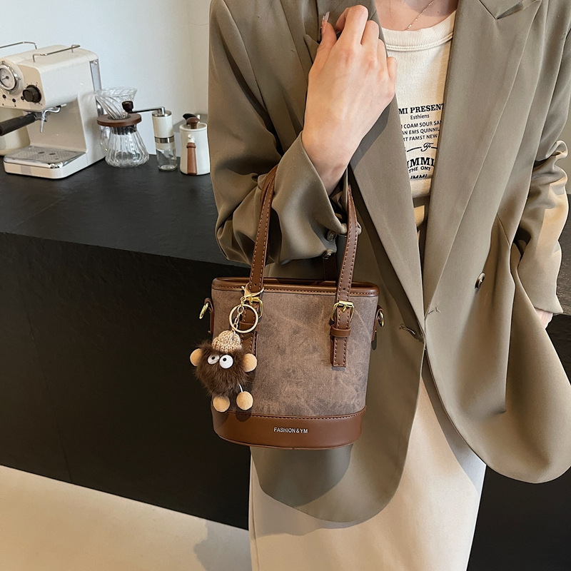 クロスボーダーバッグ ニッチデザイン バケットバッグ Pu ファッション レディースバッグ シングルショルダー クロスボディバッグ ハイエンド スモールバッグ 通勤バッグ|undefined