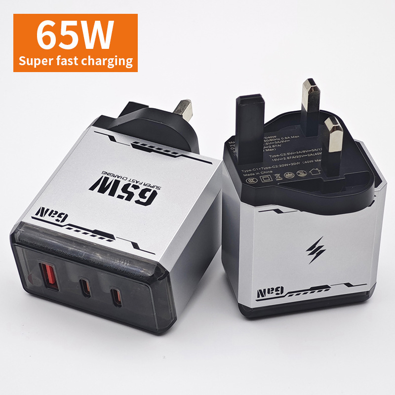65W Uk Plug Universal Serial Bus Type C Wall Charger 3 Port Fast Charging Mobile Phone Adapter