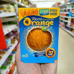 Internet celebrity orange chocolate 50 grams orange milk chocolate black chocolate orange petal white chocolate candy box 