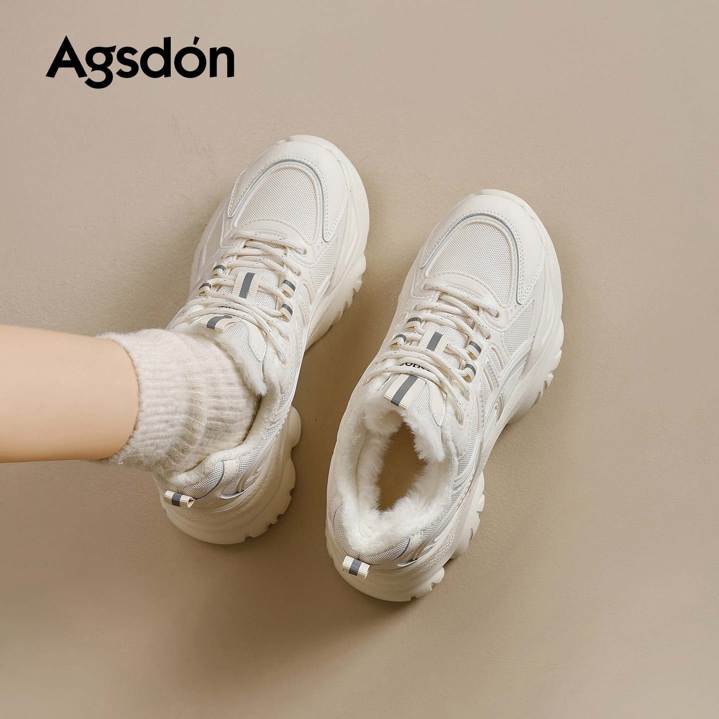 Augu Lion Deng Jia terciopelo zapatos de papá y mujer 2025 nuevo invierno engrosado terciopelo zapatos deportivos de algodón suela gruesa zapatos casuales