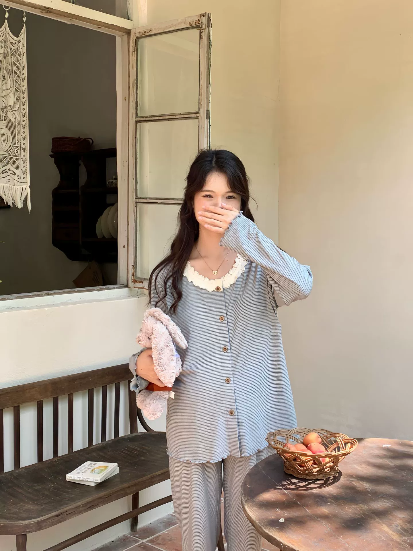 Camisón de maternidad con acabado confortable