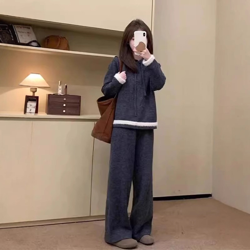 秋と冬の女性用のハイエンドのファッショナブルなレイジーフード付きセーターとパンツのカジュアルセータースーツの完全なセット|undefined