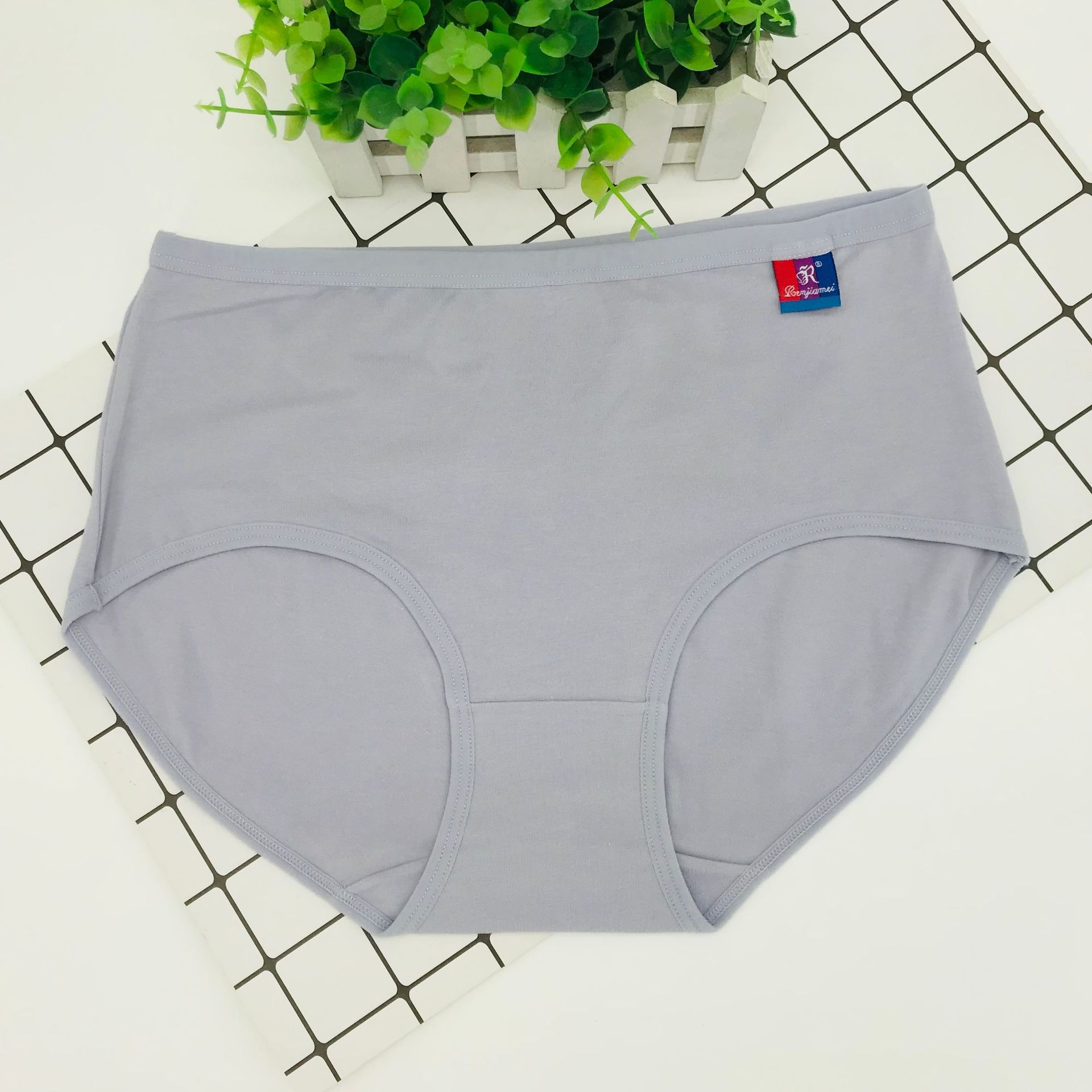 Oferta especial de People's Beauty 8886, ropa interior femenina de algodón puro, suministro promocional totalmente de algodón, color sólido para comercio electrónico, transpirable y cómoda.