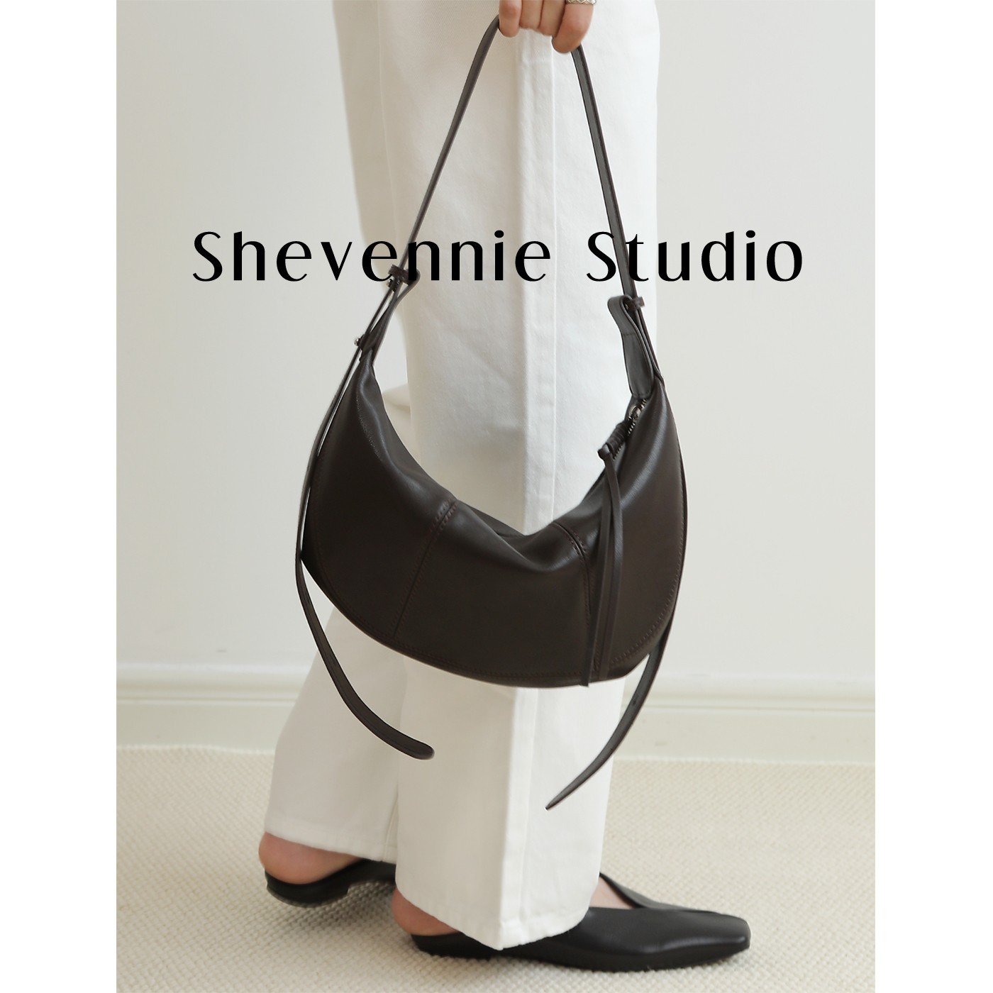 2025 Retro Top Grain Cowhide Crescent Bag Black Versatile Moon Bag Underarm Hobo Bag High-Quality Women's Handbag - Thumbnail 4