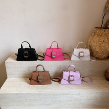 ���sƤ�������eС����2024�¿��＾�|��ͨ�چμ���ǹ�ɫб�����